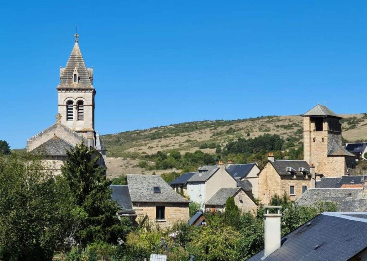 Le Gite De La Vieille Eglise De Coussergues Exteriér fotografie